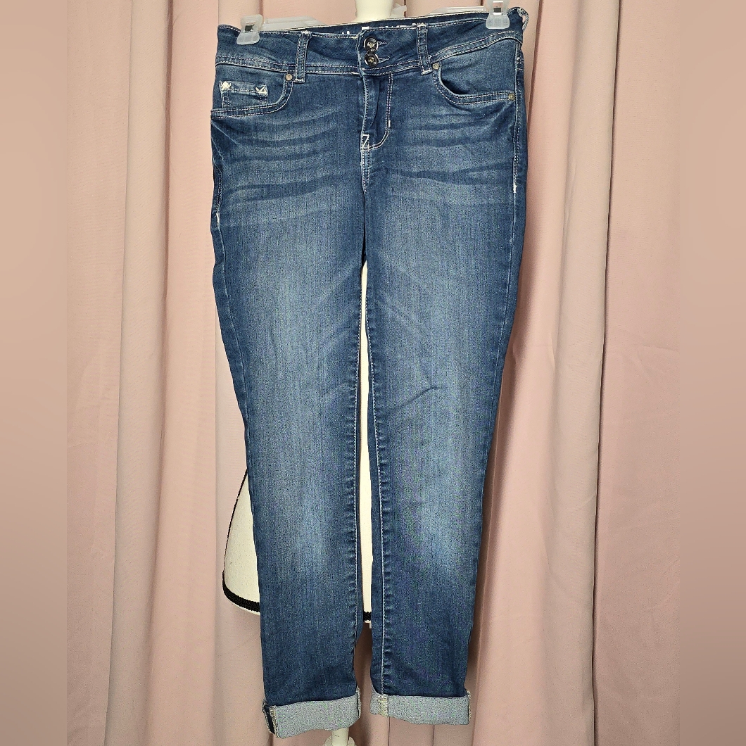 Wallflower Cuffed Capri